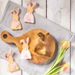 Dr. Oetker Ausstecher "Hase Stehend" -Deutschland Snack Verkäufe 2024 60 132311 Ausstecher Hase stehend Mood 1200x1200 1 1280x1280