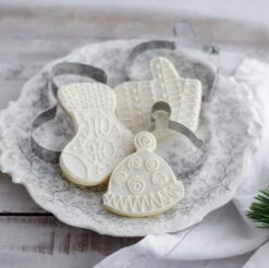 Dr. Oetker Gefüllte Keksdose "Winter Outfit" -Deutschland Snack Verkäufe 2024 Ausstecher Winter Outfit 3 tlg 4 1280x1280